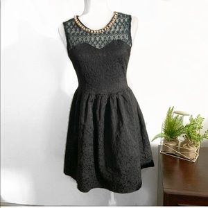 ⚡️SALE⚡️Kiosk black beaded neckline flay dress